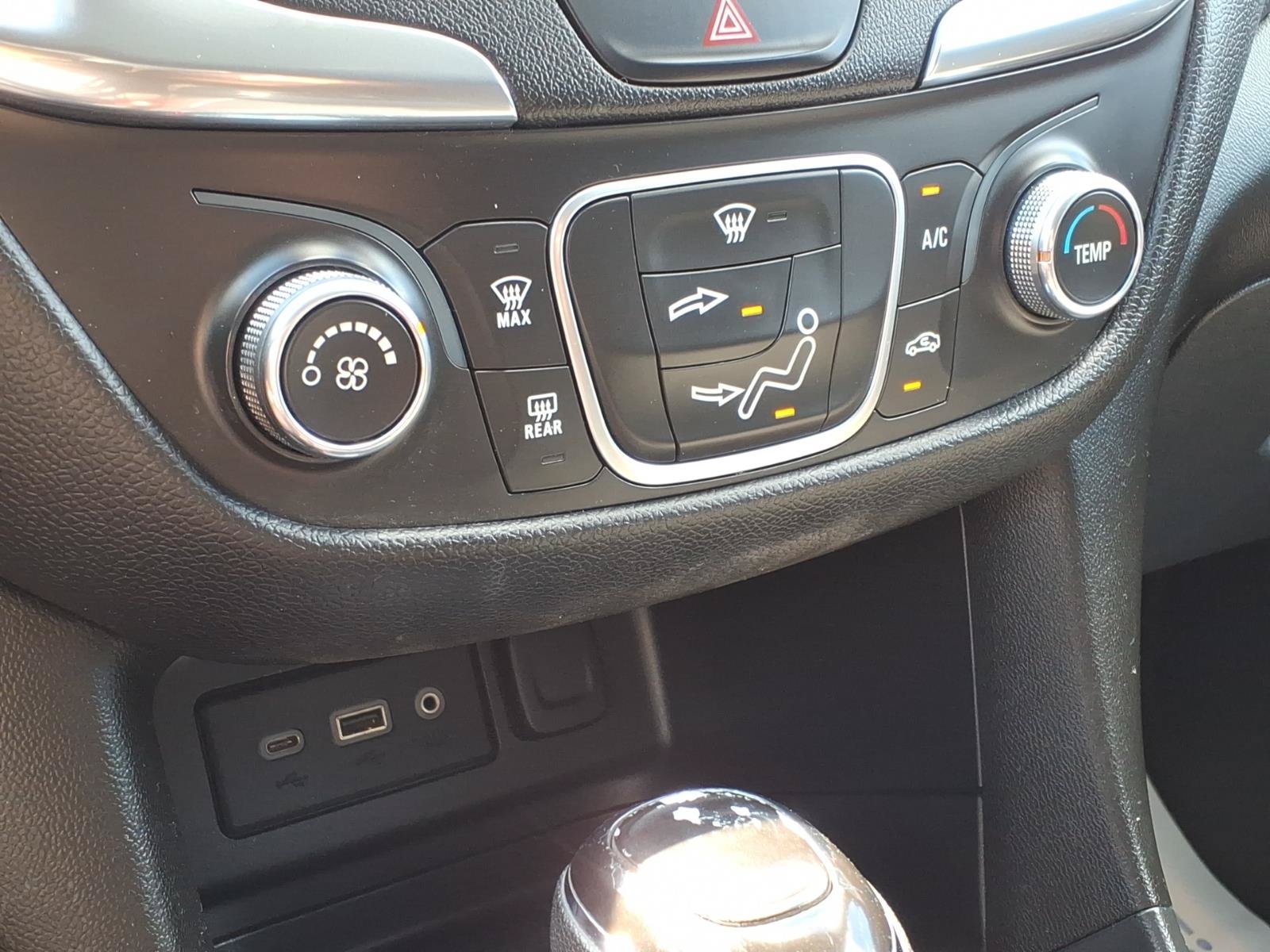 Used 2020 Chevrolet Equinox LT FWD image 19