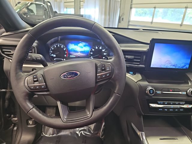 Certified 2020 Ford Explorer XLT w/ Equipment Group 202A AWD/4WD image 16