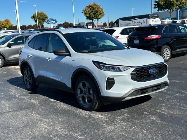Certified 2025 Ford Escape ST-Line AWD/4WD image 2