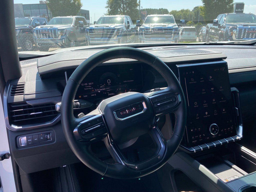 Used 2025 GMC Acadia AT4 AWD/4WD image 15