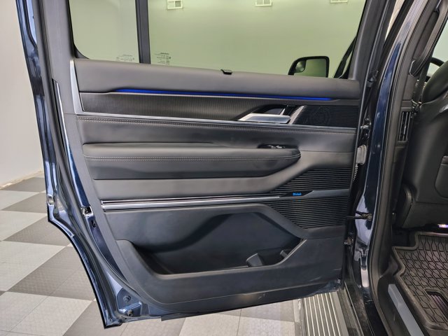 Used 2025 Jeep Grand Wagoneer Series II Obsidian w/ Quick Order Packagew 28T AWD/4WD image 12