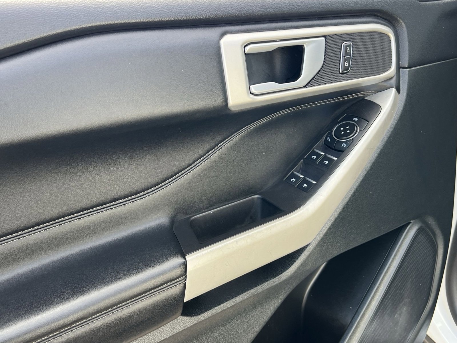 Certified 2023 Ford Explorer XLT w/ Equipment Group 202A image 13