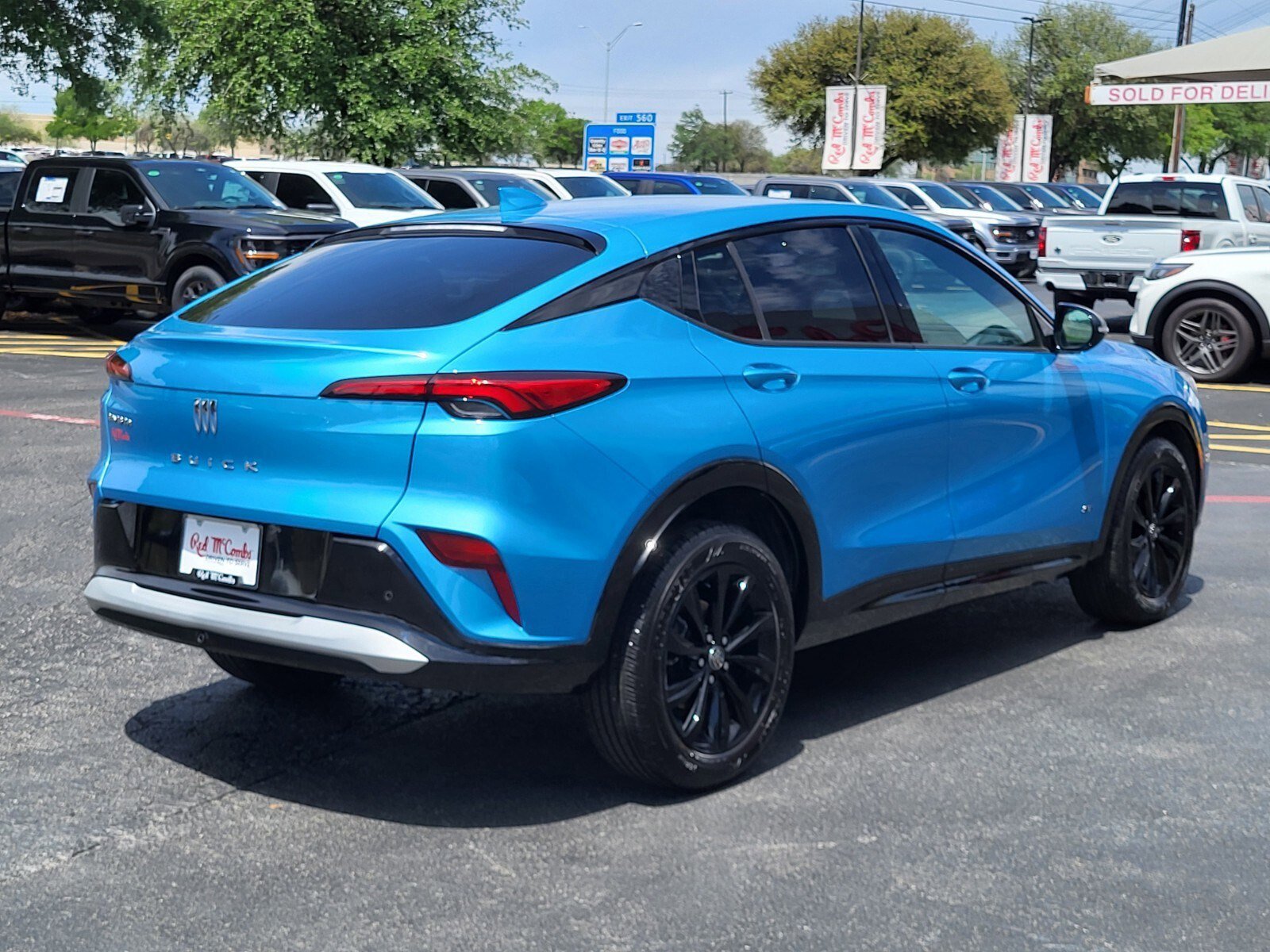 Used 2025 Buick Envista Sport Touring FWD image 3