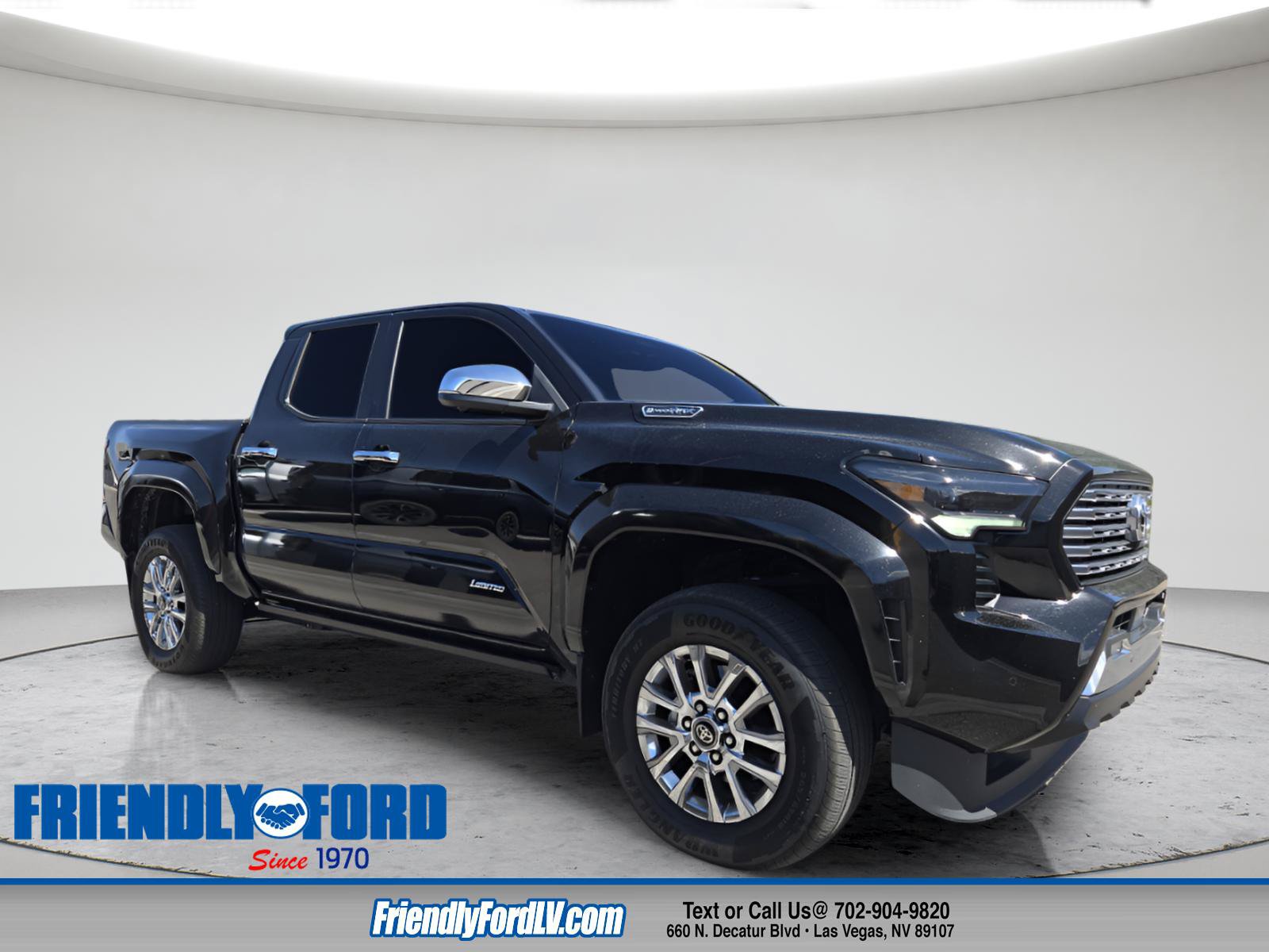 Used 2025 Toyota Tacoma Limited AWD/4WD image 1