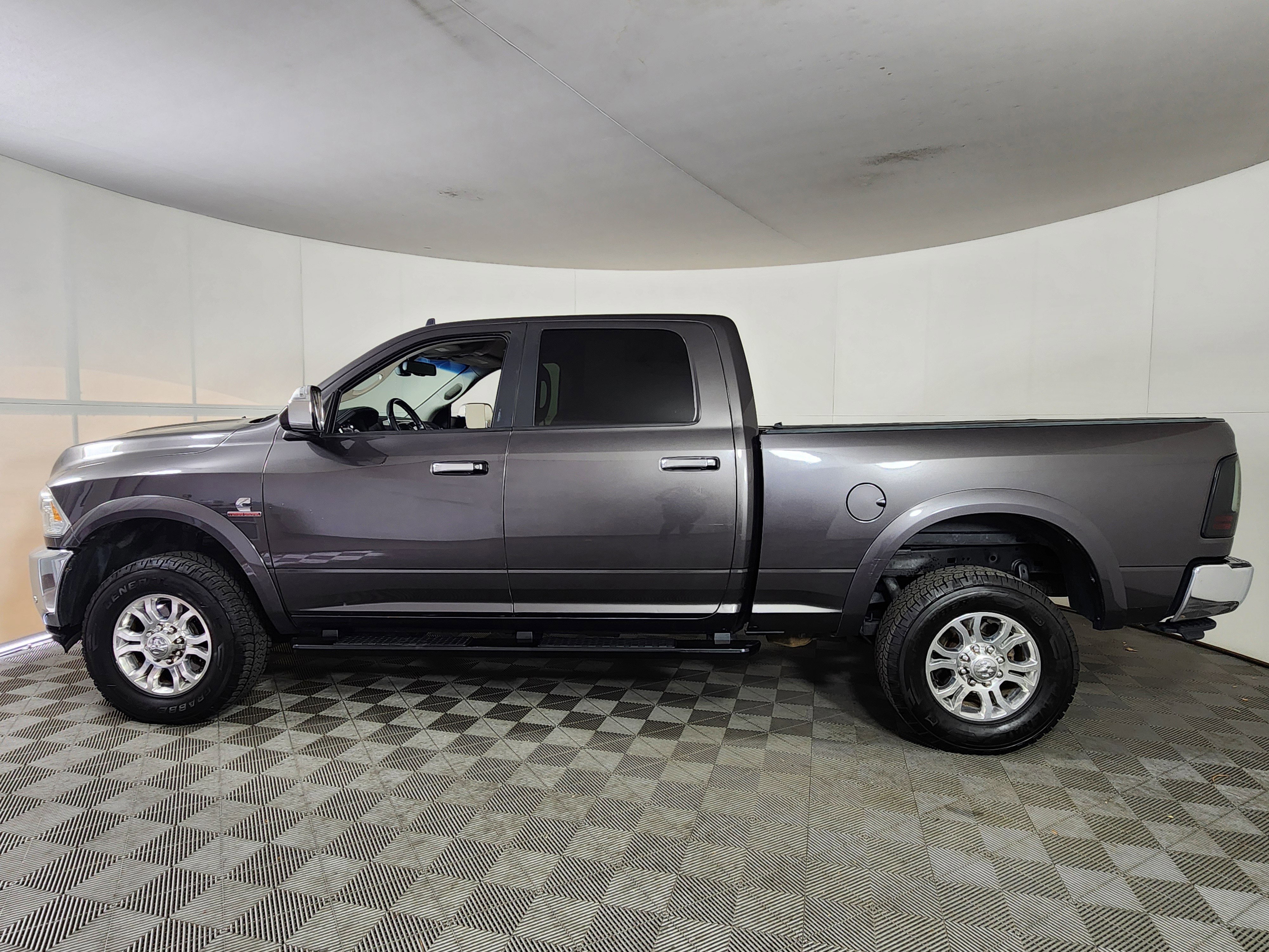 Used 2018 RAM 2500 Laramie image 2