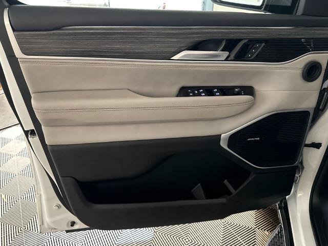 Used 2024 Jeep Wagoneer Series II w/ Flexible Seating Group RWD image 16