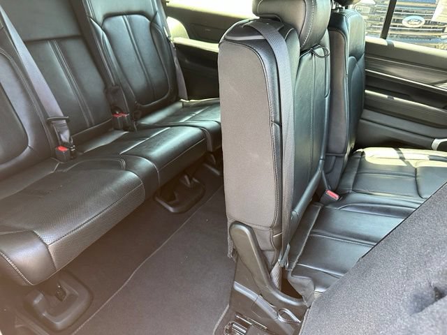 Used 2024 Jeep Wagoneer L Series II w/ Flexible Seating Group AWD/4WD image 11