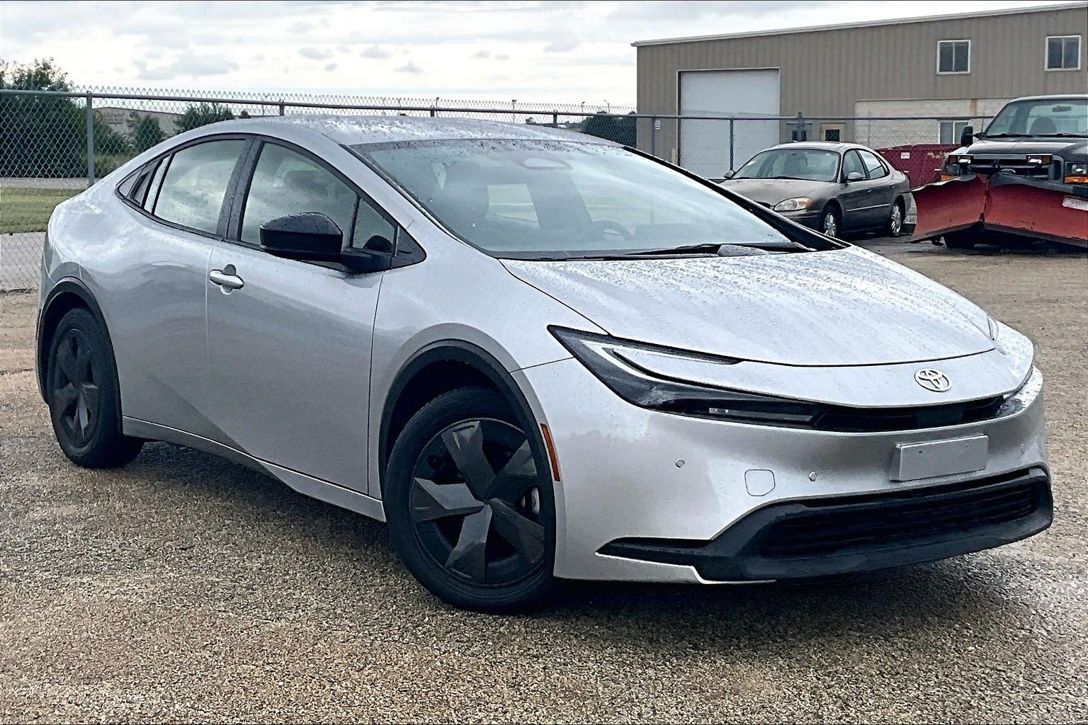 Used 2025 Toyota Prius LE FWD image 37