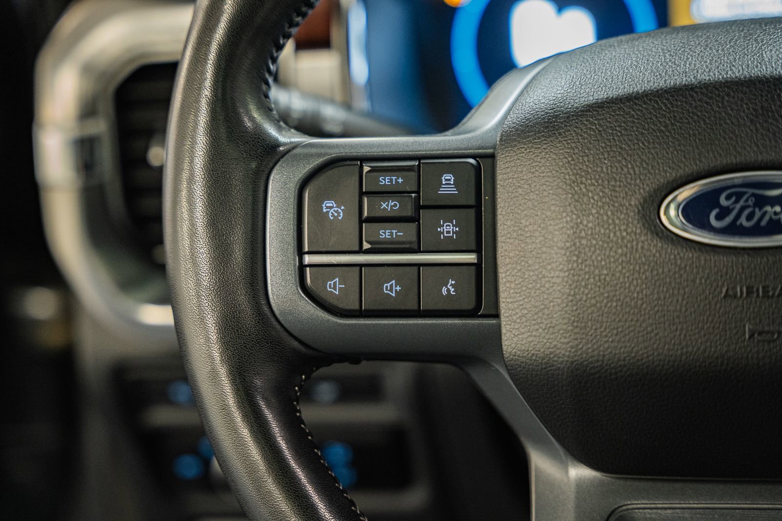 Certified 2023 Ford F150 Lariat w/ Equipment Group 502A High image 39