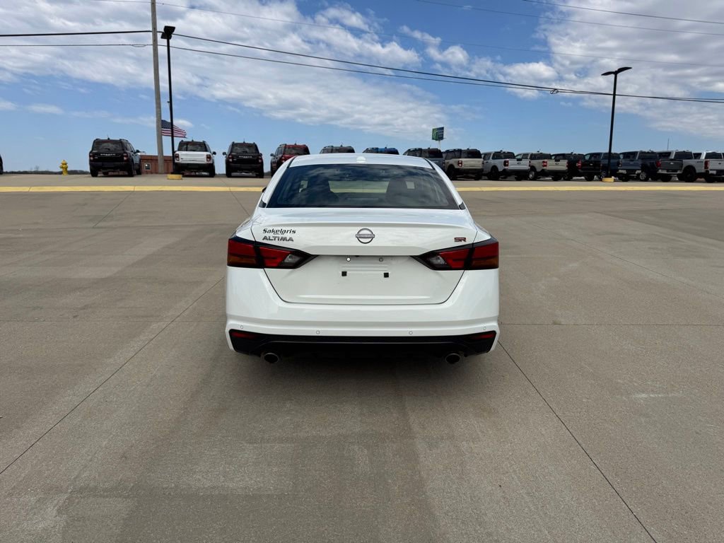 Used 2025 Nissan Altima 2.5 SR FWD image 6