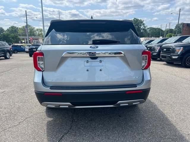 Certified 2024 Ford Explorer XLT w/ Equipment Group 202A AWD/4WD image 5