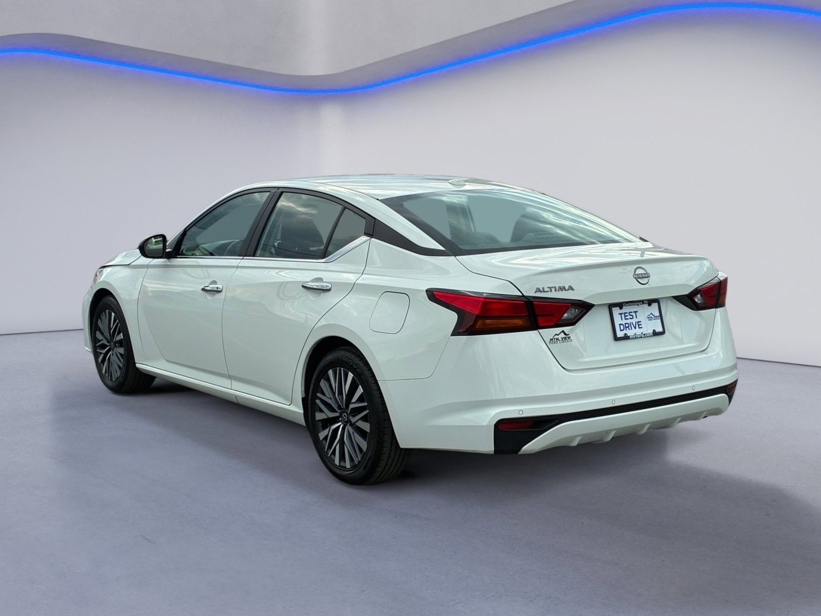 Used 2025 Nissan Altima 2.5 SV FWD image 6