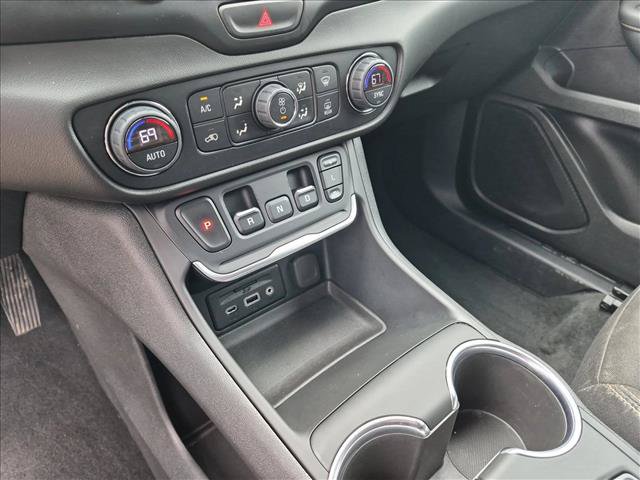 Used 2019 GMC Terrain SLE w/ Driver Convenience Package FWD image 12