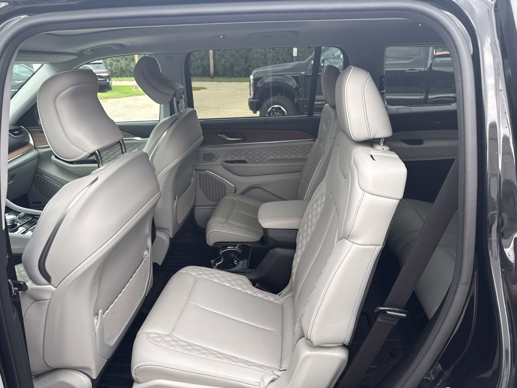 Used 2021 Jeep Grand Cherokee L Summit w/ Advanced Protech Group IV AWD/4WD image 13