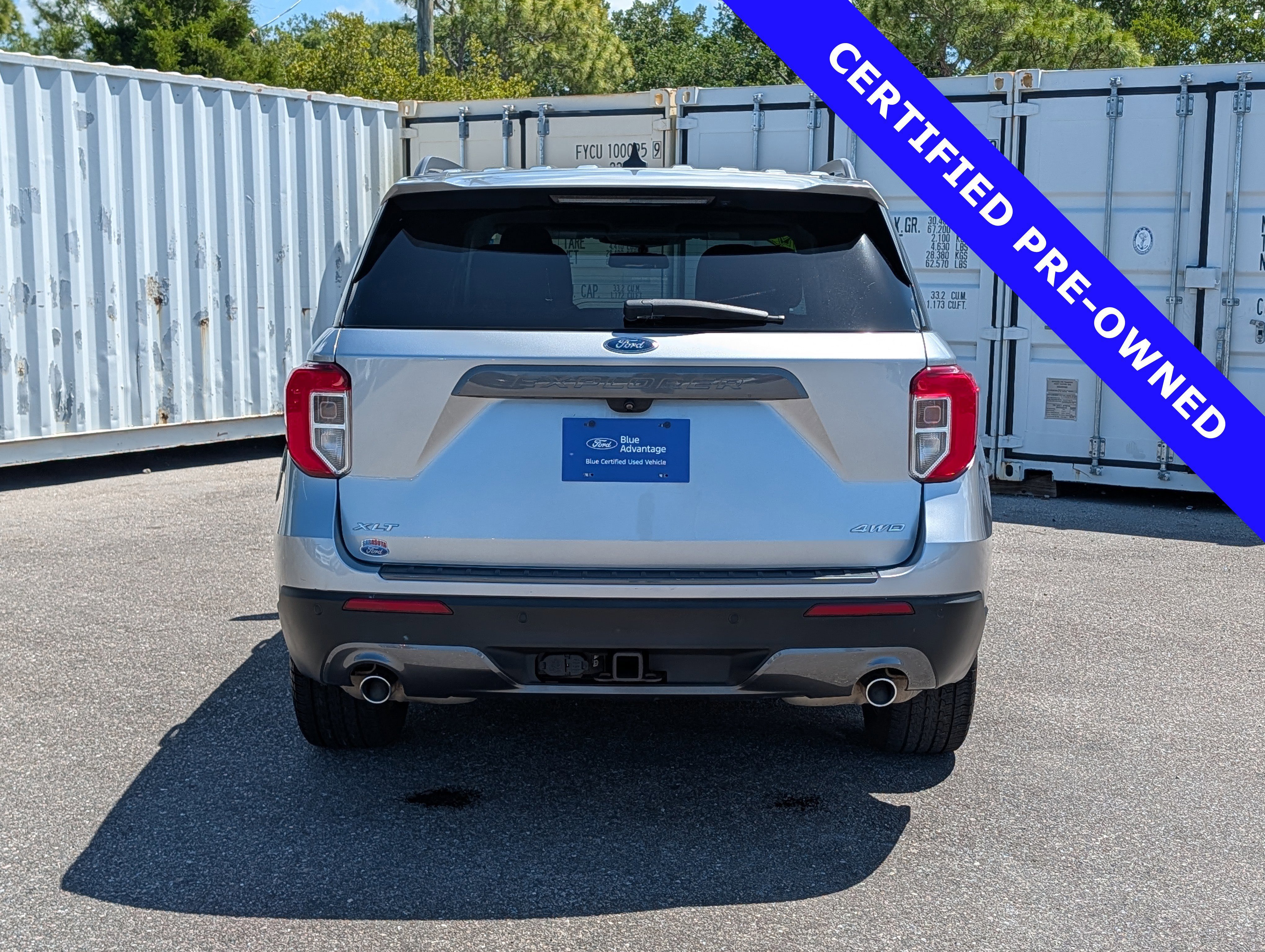 Certified 2022 Ford Explorer XLT w/ Equipment Group 202A AWD/4WD image 3