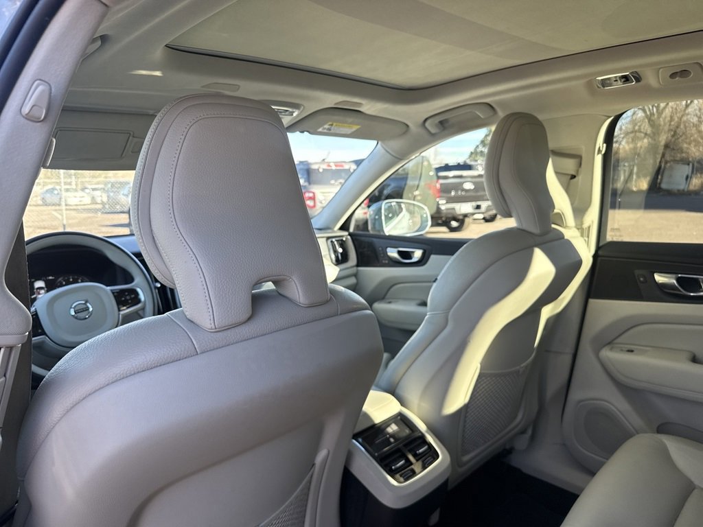Used 2019 Volvo XC60 T5 Inscription image 20
