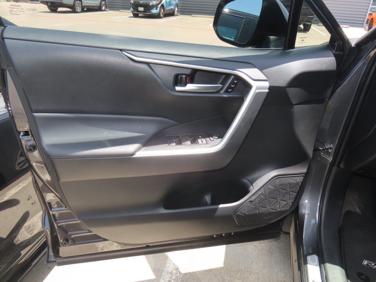 Used 2025 Toyota RAV4 XLE Premium w/ Weather Package FWD image 19