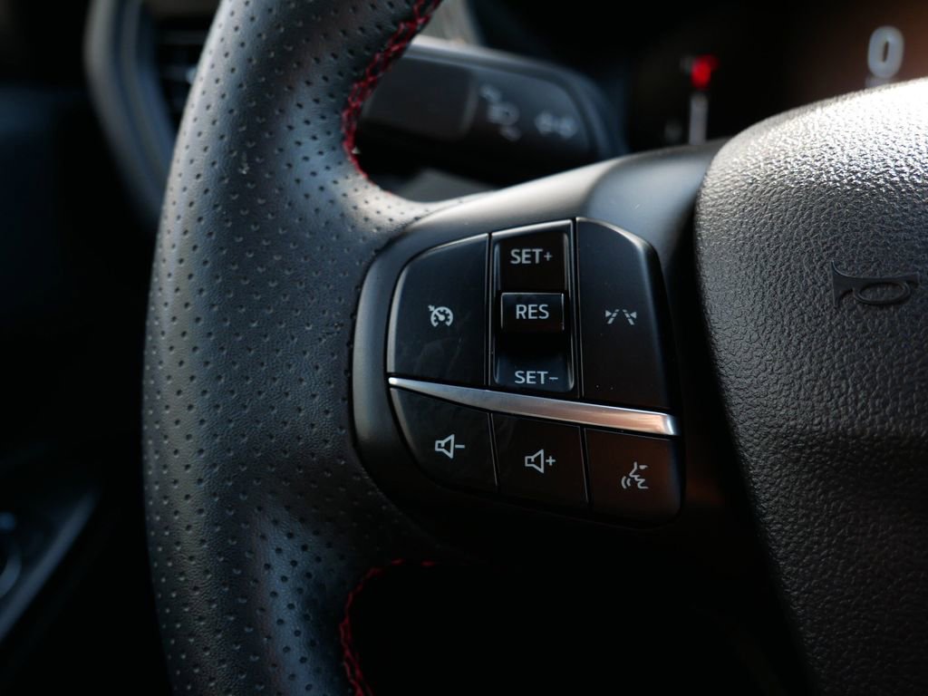 Certified 2024 Ford Escape ST-Line image 18