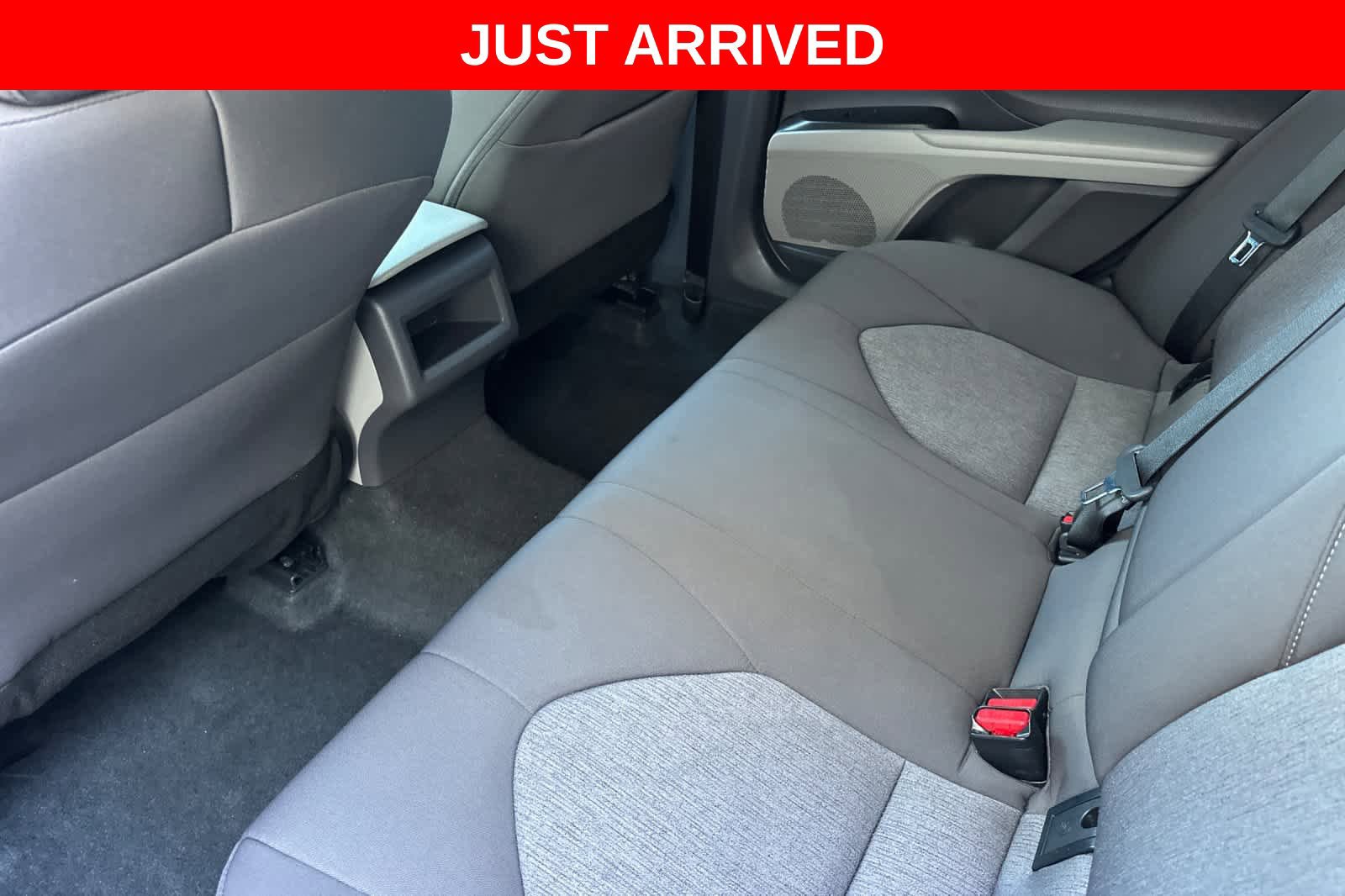 Used 2024 Toyota Camry LE w/ Convenience Package FWD image 4