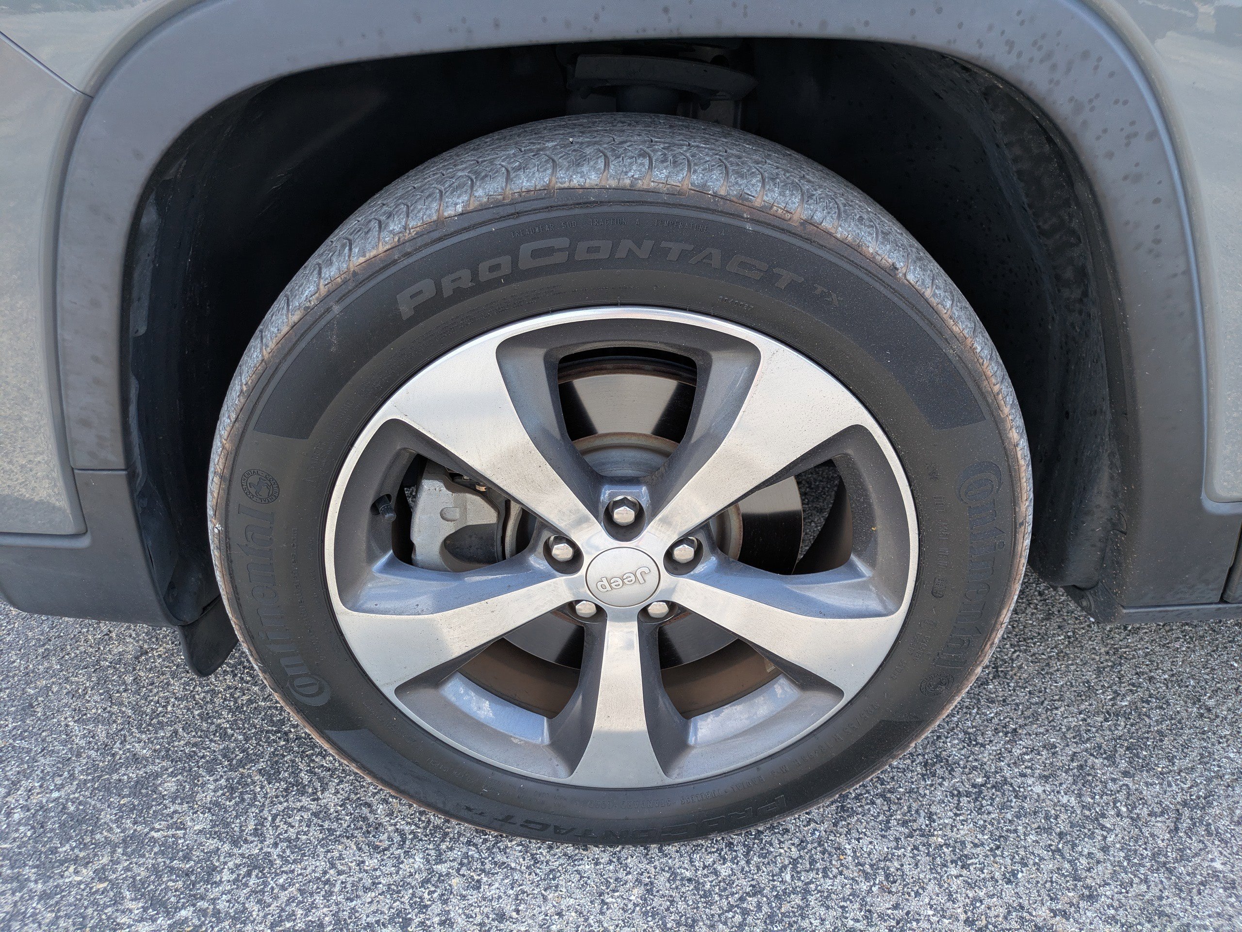 Used 2020 Jeep Cherokee Limited image 12