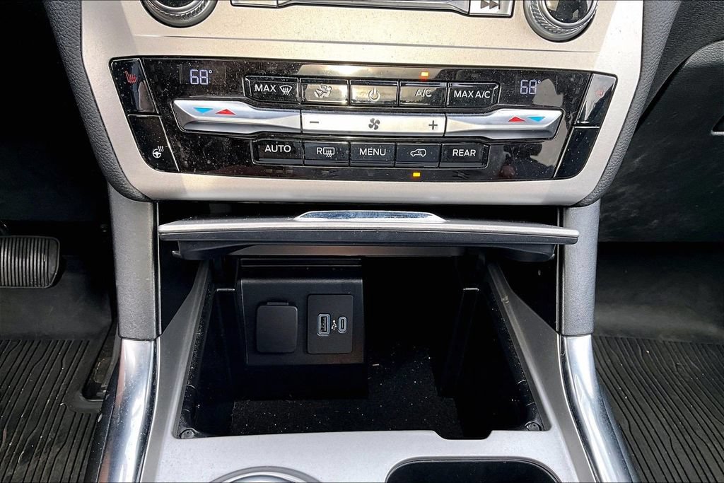 Certified 2021 Ford Explorer XLT w/ Equipment Group 202A RWD image 24