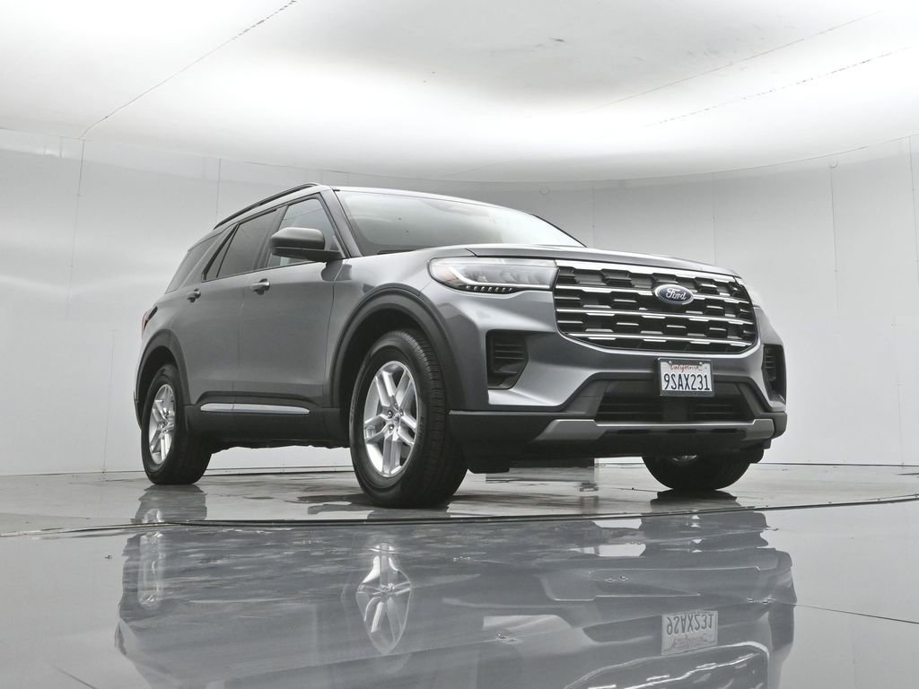 Certified 2025 Ford Explorer Active RWD image 50