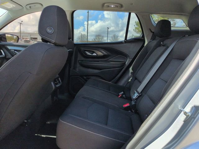 Used 2023 GMC Terrain SLE w/ Driver Convenience Package image 16