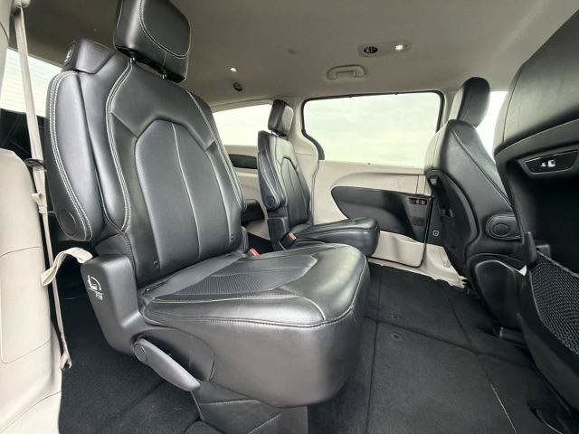 Used 2024 Chrysler Pacifica Touring-L FWD image 20