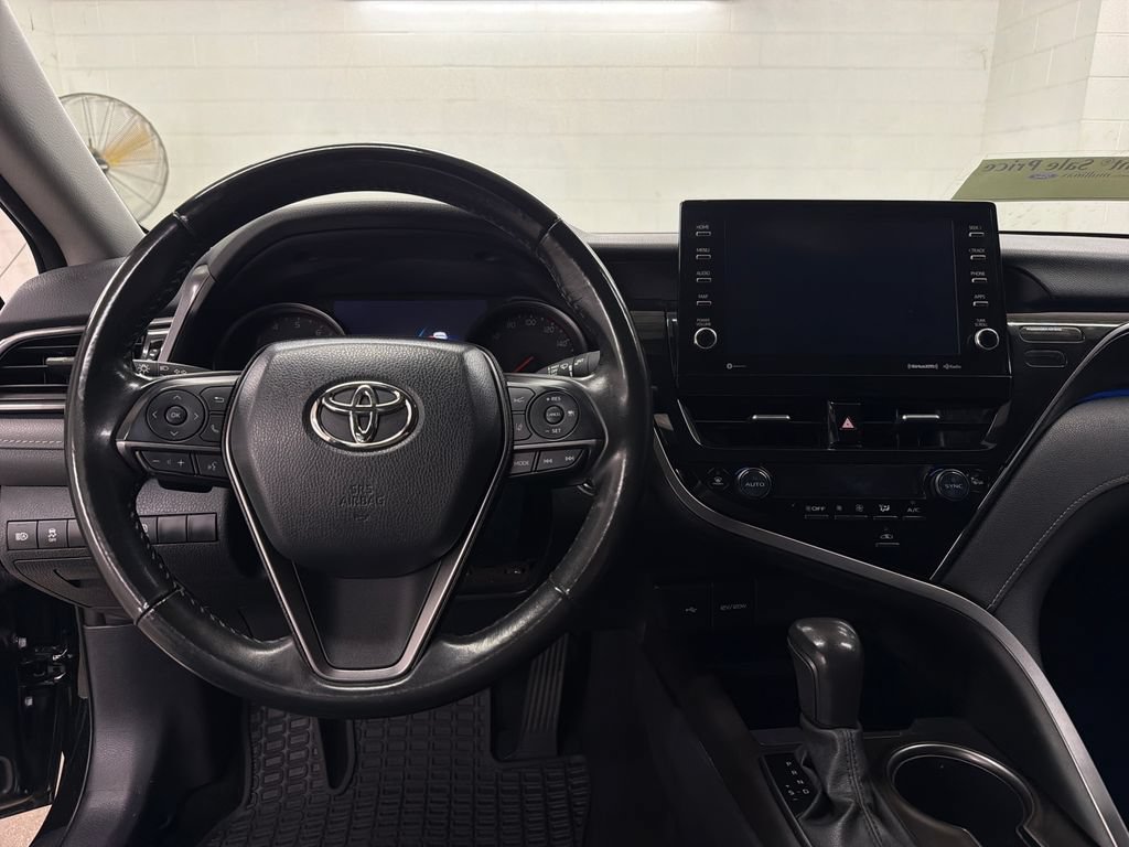 Used 2024 Toyota Camry XSE FWD image 9