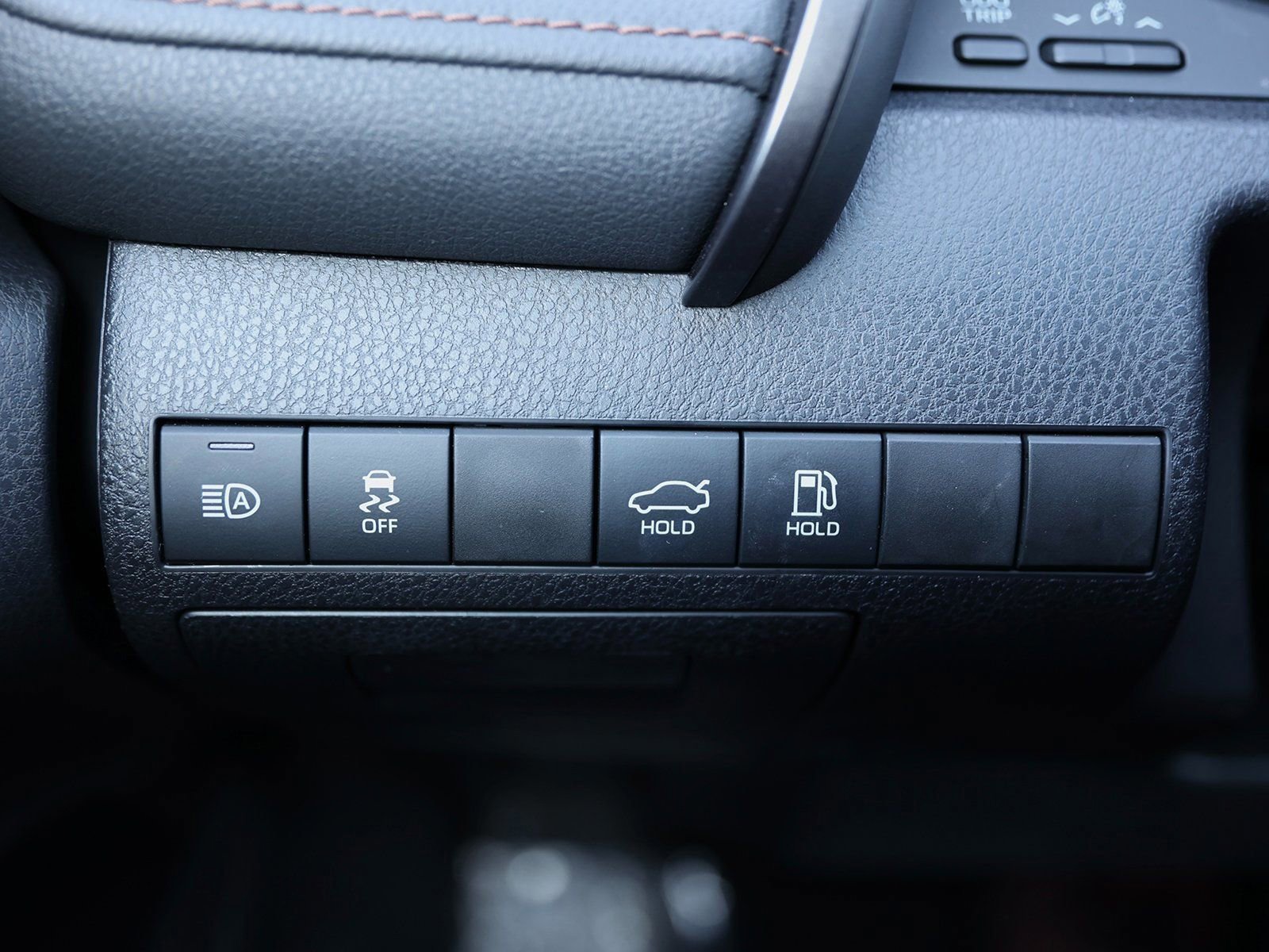 Used 2020 Toyota Camry LE image 34