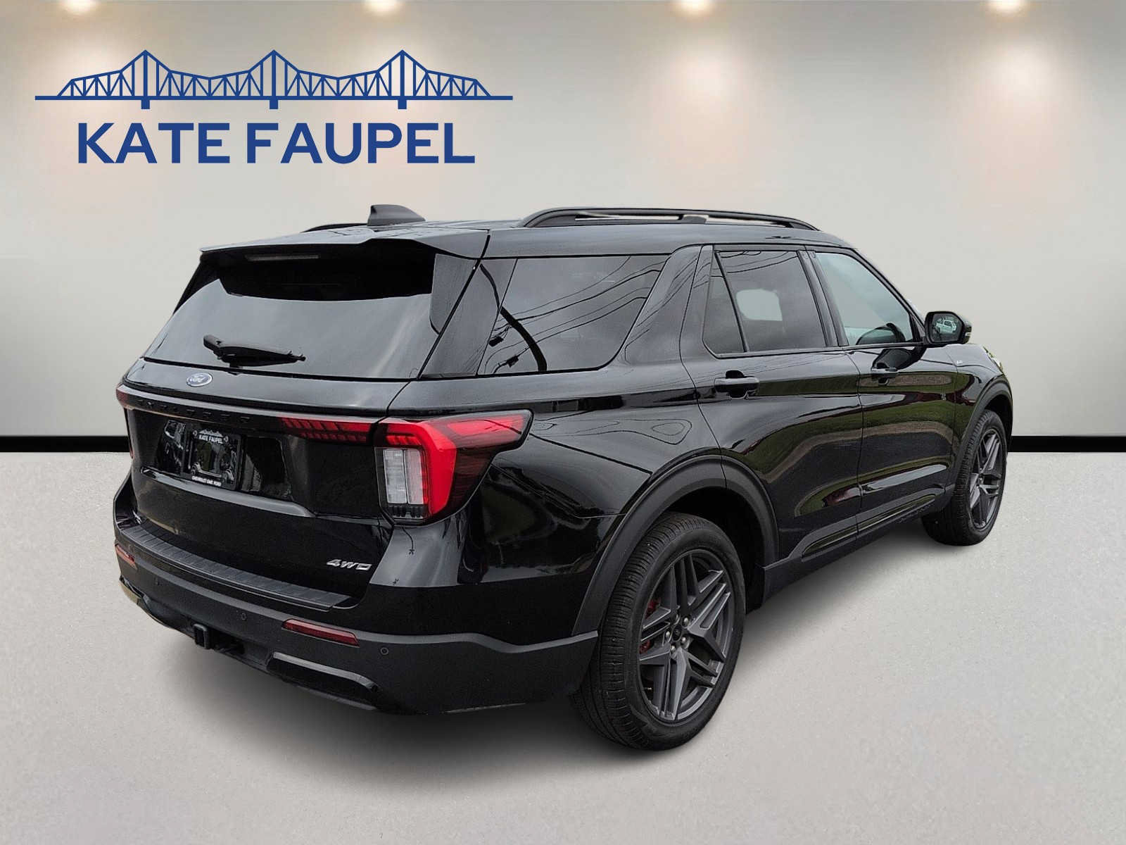 Certified 2025 Ford Explorer ST-Line w/ ST-Line Street Pack AWD/4WD image 7