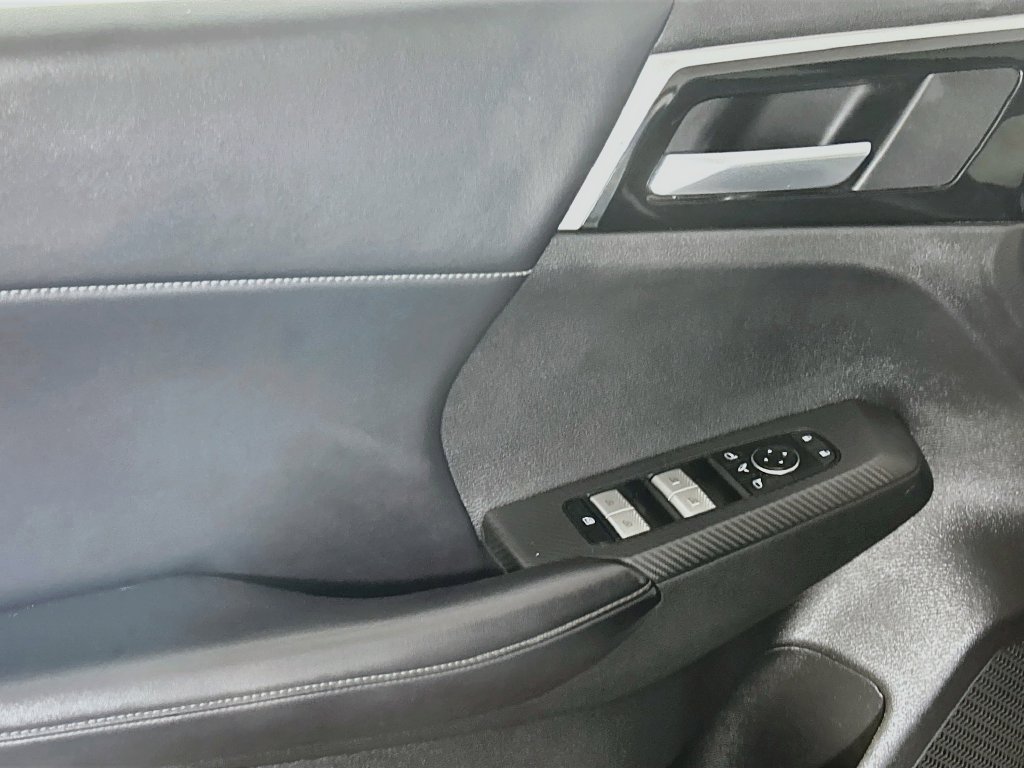 Used 2024 Mitsubishi Outlander AWD image 23