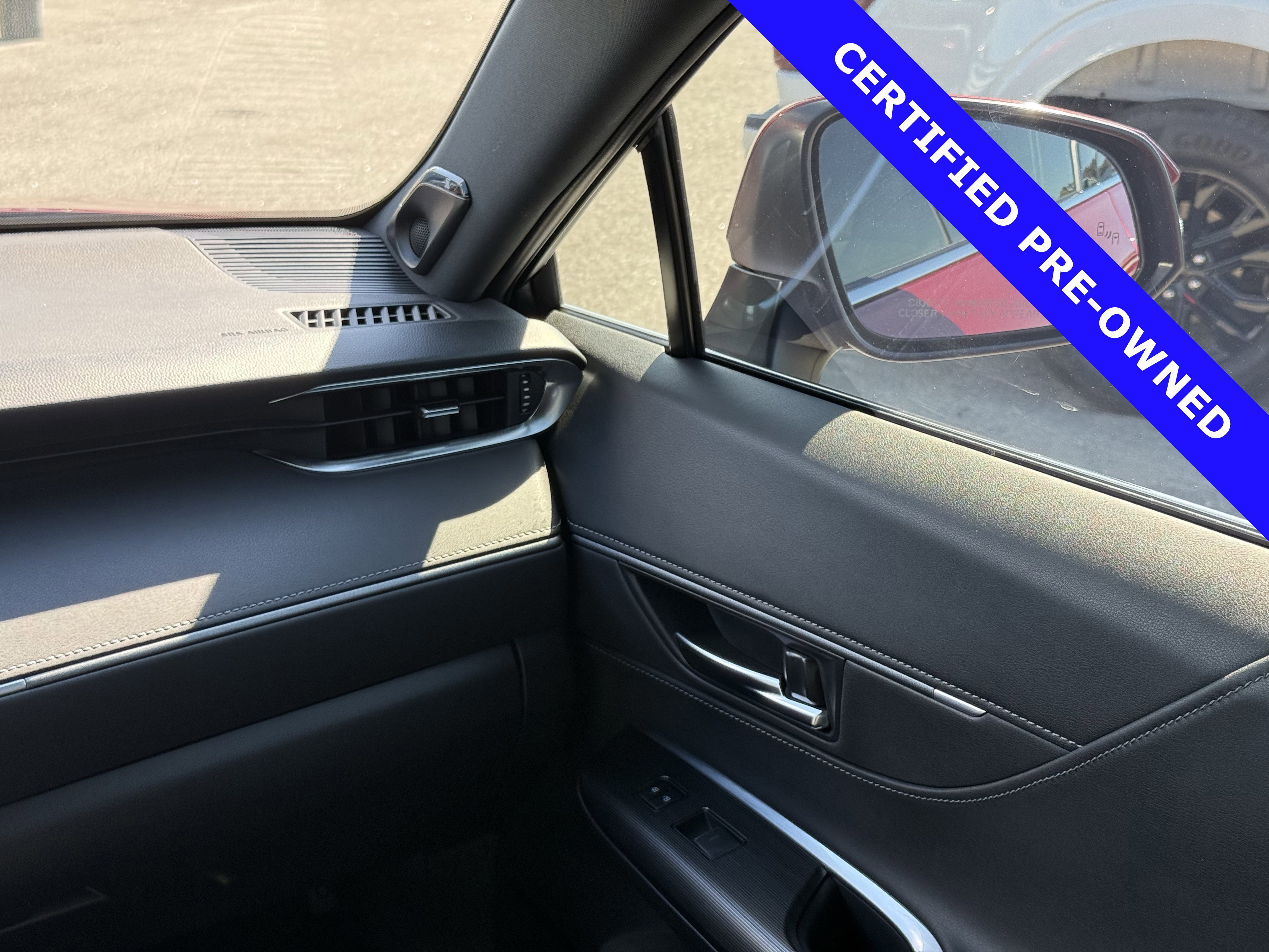 Used 2022 Toyota Venza Limited image 18