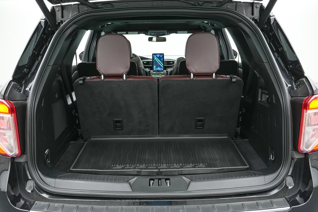 Certified 2024 Ford Explorer Platinum w/ Technology Package AWD/4WD image 22