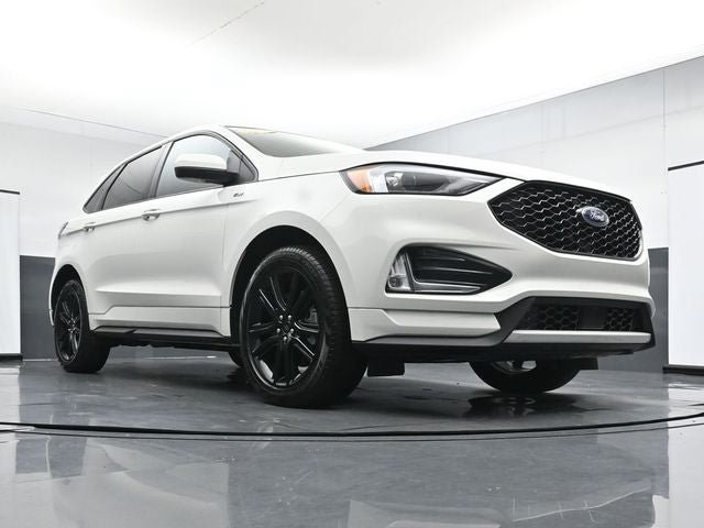 Certified 2024 Ford Edge ST-Line w/ Class II Trailer Tow Package AWD/4WD image 27