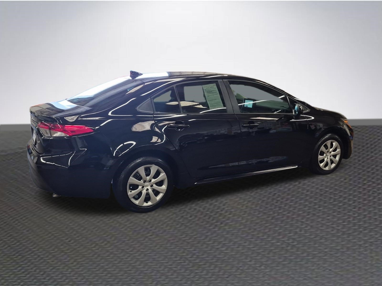 Used 2026 Toyota Corolla LE FWD image 4