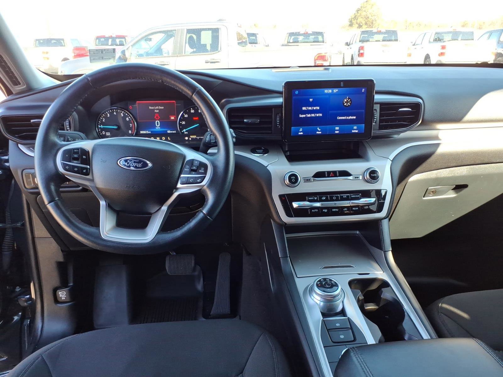 Certified 2023 Ford Explorer XLT w/ Class IV Trailer Tow Package image 15