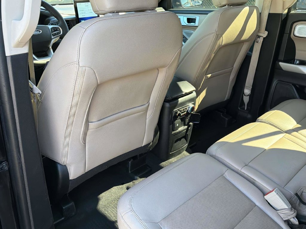 Certified 2023 Ford Explorer Limited w/ Limited Technology Package AWD/4WD image 22