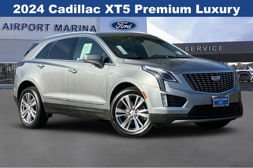 Used 2024 Cadillac XT5 Premium Luxury image 2