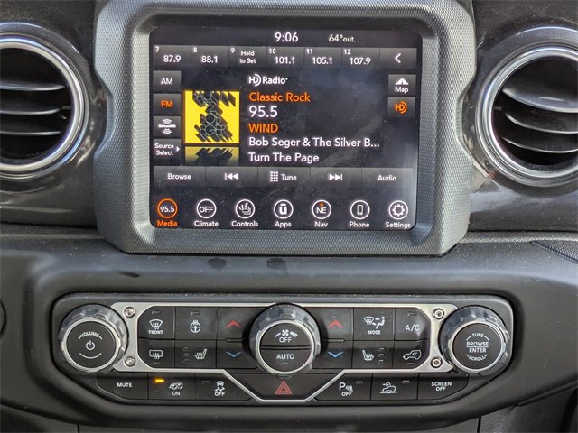 Used 2022 Jeep Wrangler Unlimited Rubicon w/ Trailer Tow Package image 18