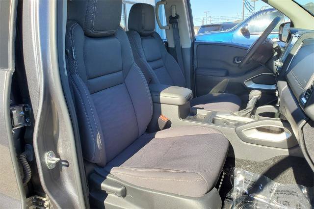 Used 2024 Nissan Frontier SV image 23