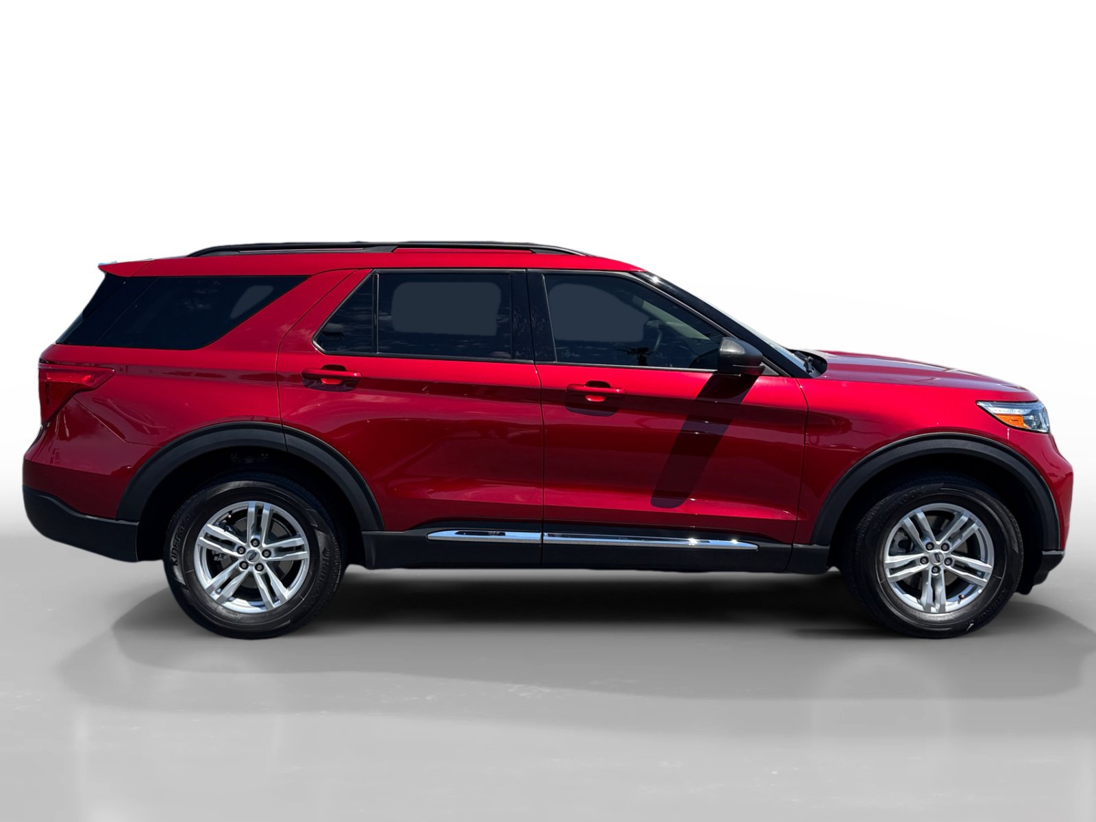 Certified 2023 Ford Explorer XLT w/ Equipment Group 202A AWD/4WD image 6