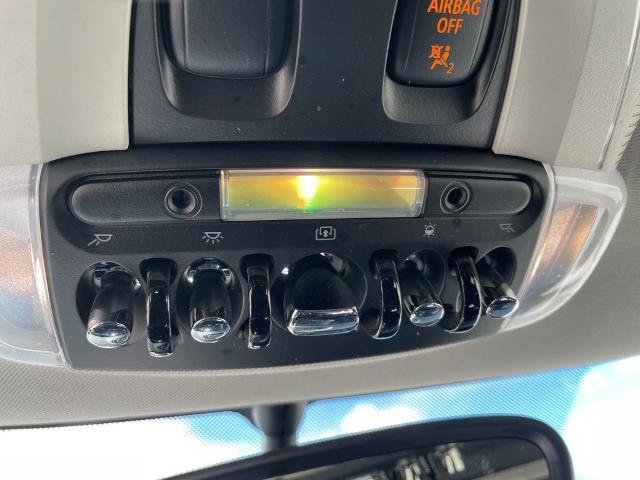 Used 2016 MINI Cooper 4-Door Hardtop image 15