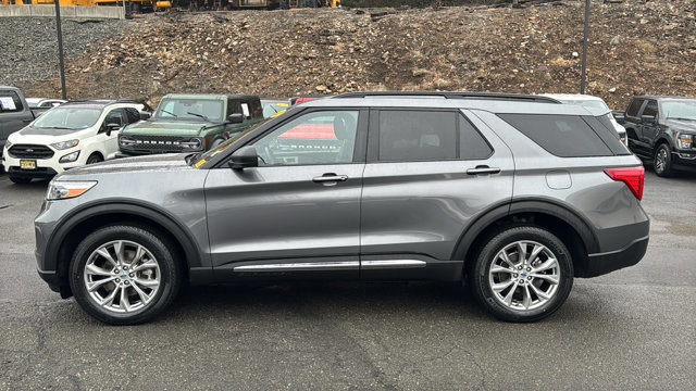 Certified 2022 Ford Explorer XLT w/ Equipment Group 202A image 2