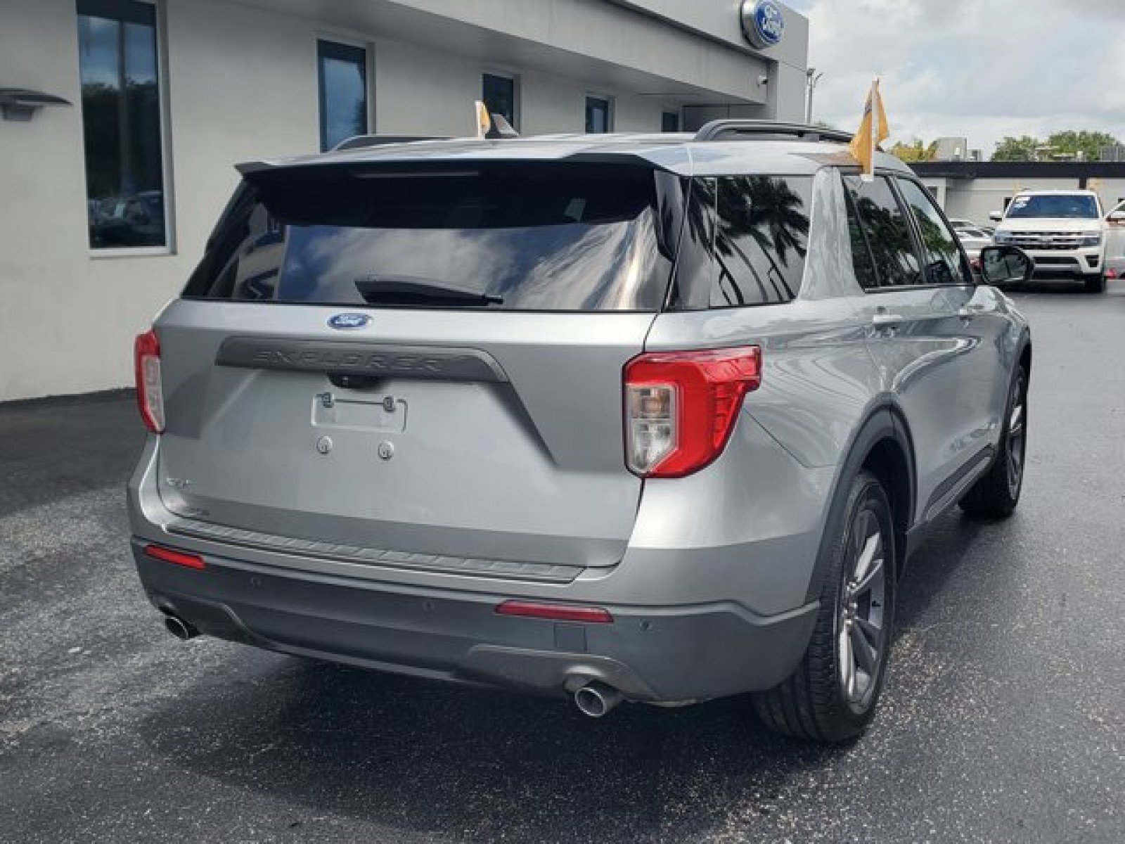 Certified 2023 Ford Explorer XLT w/ Equipment Group 202A RWD image 7
