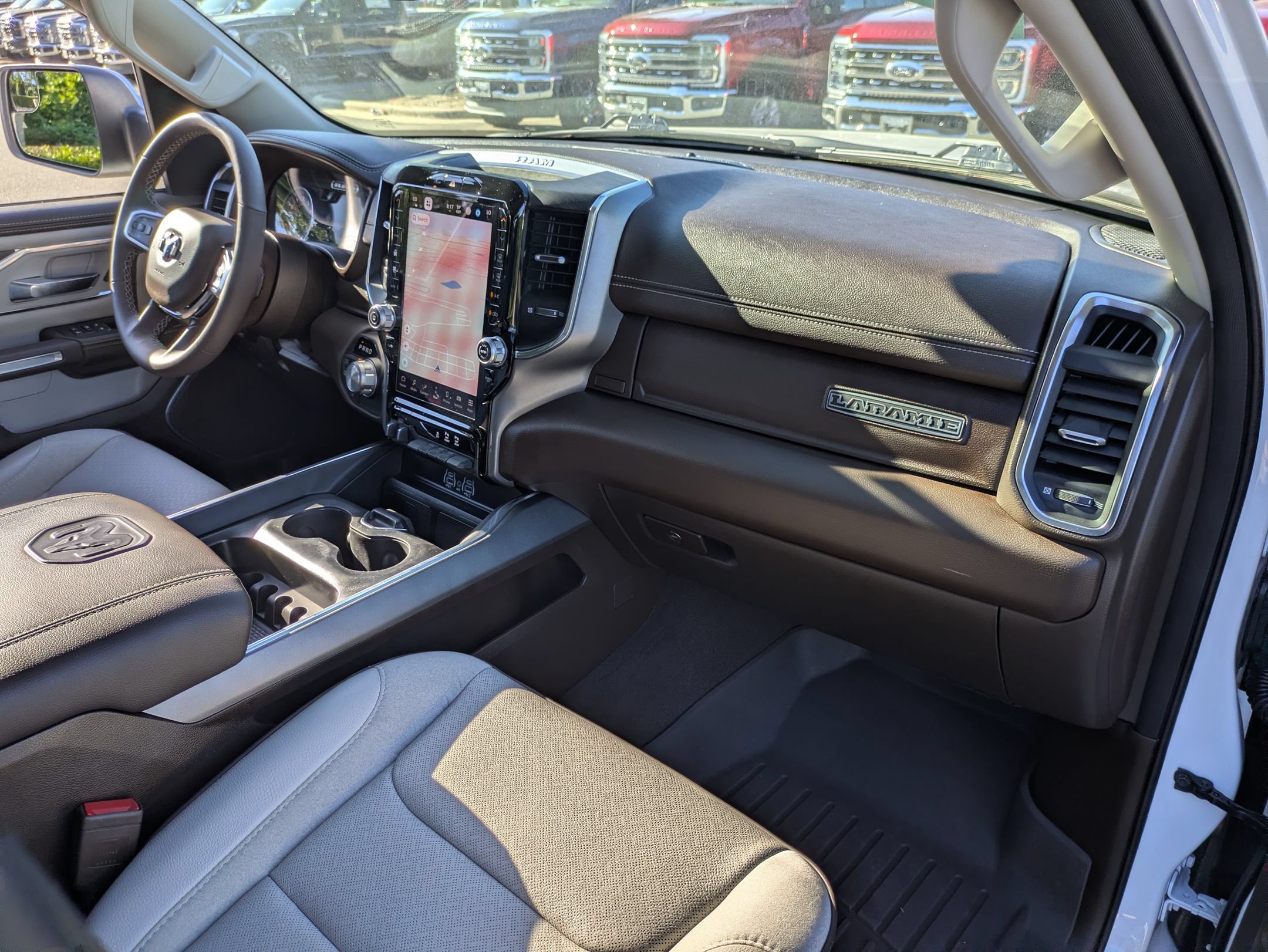 Used 2025 RAM 1500 Laramie AWD/4WD image 42