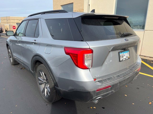 Certified 2021 Ford Explorer XLT w/ Equipment Group 202A AWD/4WD image 3