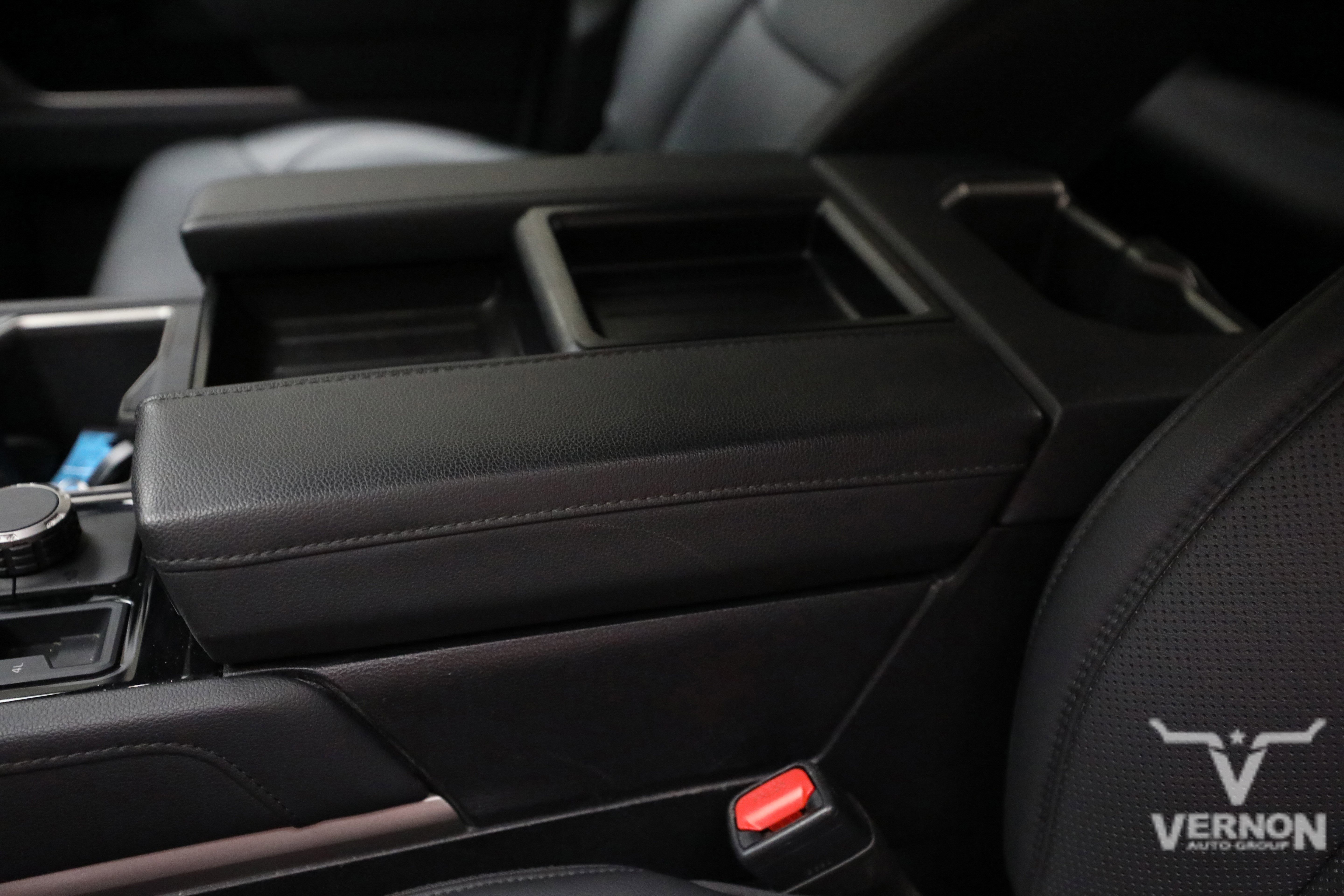 Used 2025 Toyota Tundra Limited w/ Power Package AWD/4WD image 16