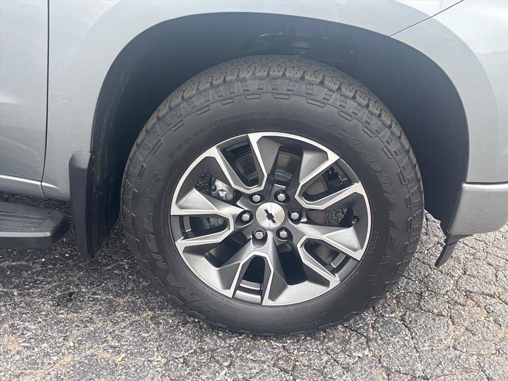 Used 2024 Chevrolet Silverado 1500 RST AWD/4WD image 10