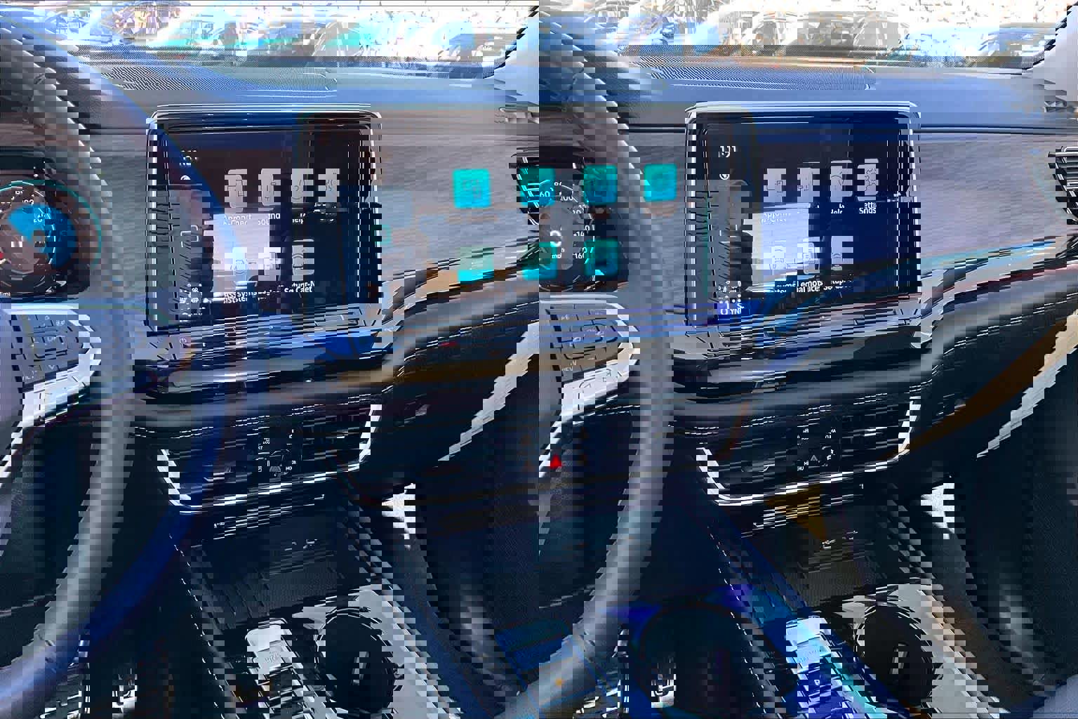 Used 2025 Volkswagen Atlas SEL Premium R-Line image 8